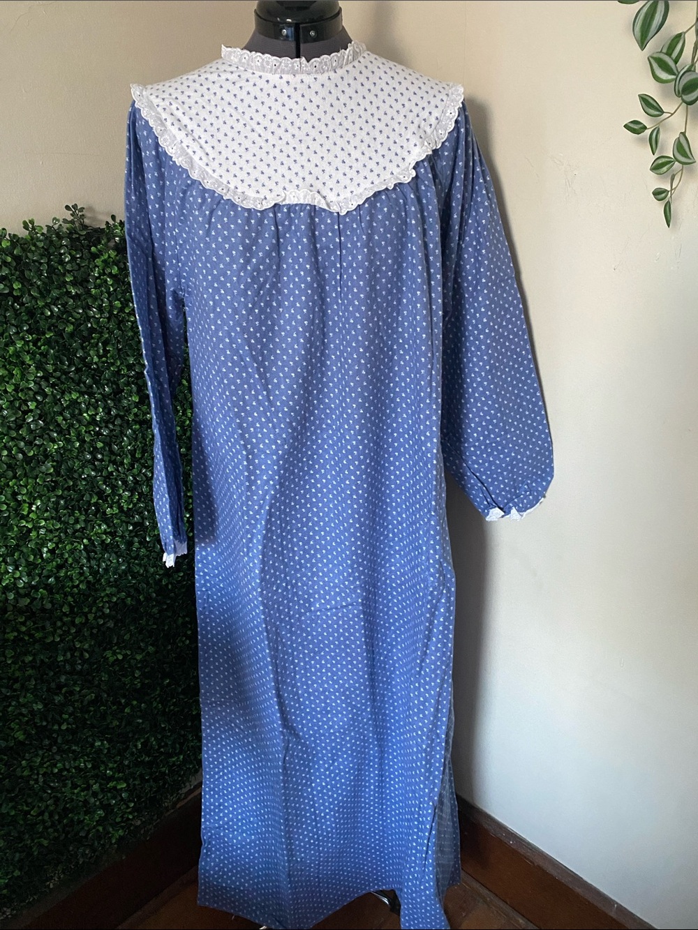 Vintage  Women's Long Nightgown in Blue with White Yoke